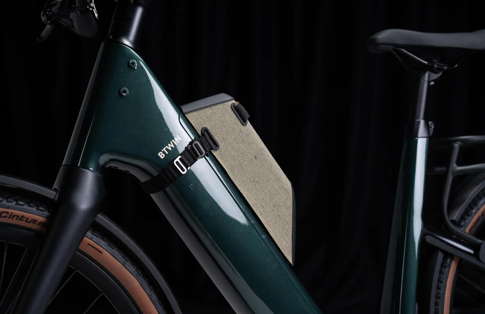 Magic Bike 02可以安裝額外的電池在車架上來提升續航里程